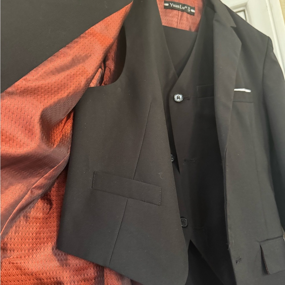Boys Sz 12 Black 3 Piece Suit and FREE White Dress Shirt! - Picture 5 of 7